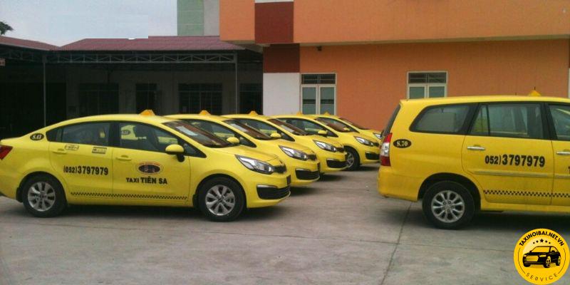 Taxi Tiên Sa Đà Nẵng nổi bật với màu xe vàng đặc trưng