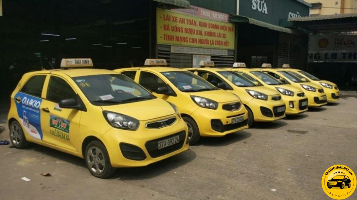 Taxi Vinh nổi bật với màu vàng thân thiện