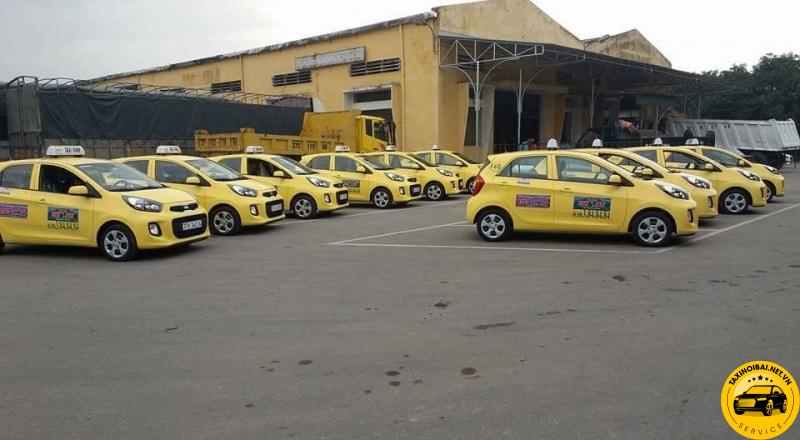 Taxi Kim Ngân nổi bật với sắc xe màu vàng