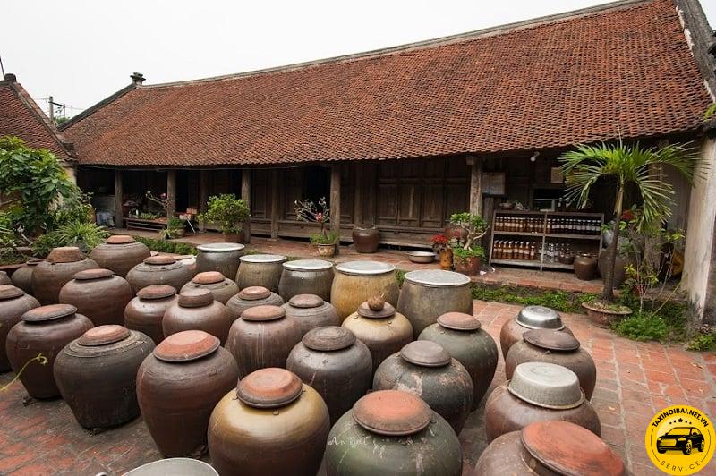 Một góc của gia đình sản xuất tương ở làng Tương Bần Yên Nhân