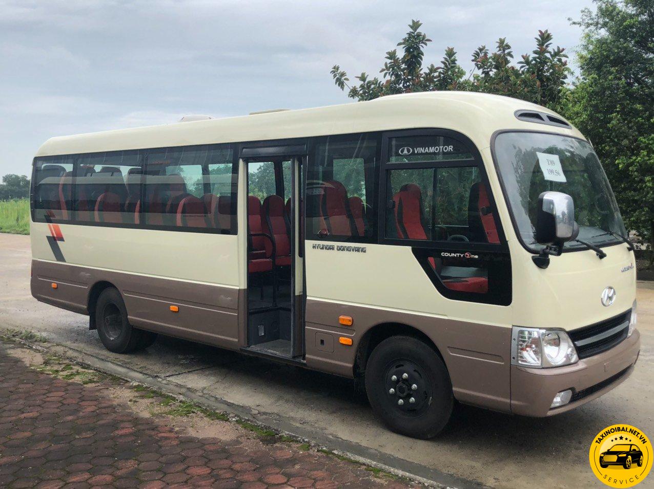 Hyundai County: Dòng xe phổ biến nhất hiện nay, được ưa chuộng nhờ độ bền bỉ, tiết kiệm nhiên liệu và phù hợp với nhiều mục đích sử dụng.