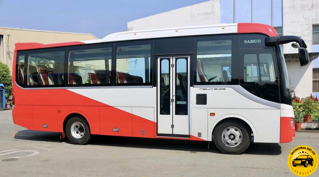Samco Felix: Thiết kế thân xe rộng, ghế ngồi thoải mái, tiện ích đầy đủ, phù hợp cho các tour du lịch hoặc đoàn đông người.