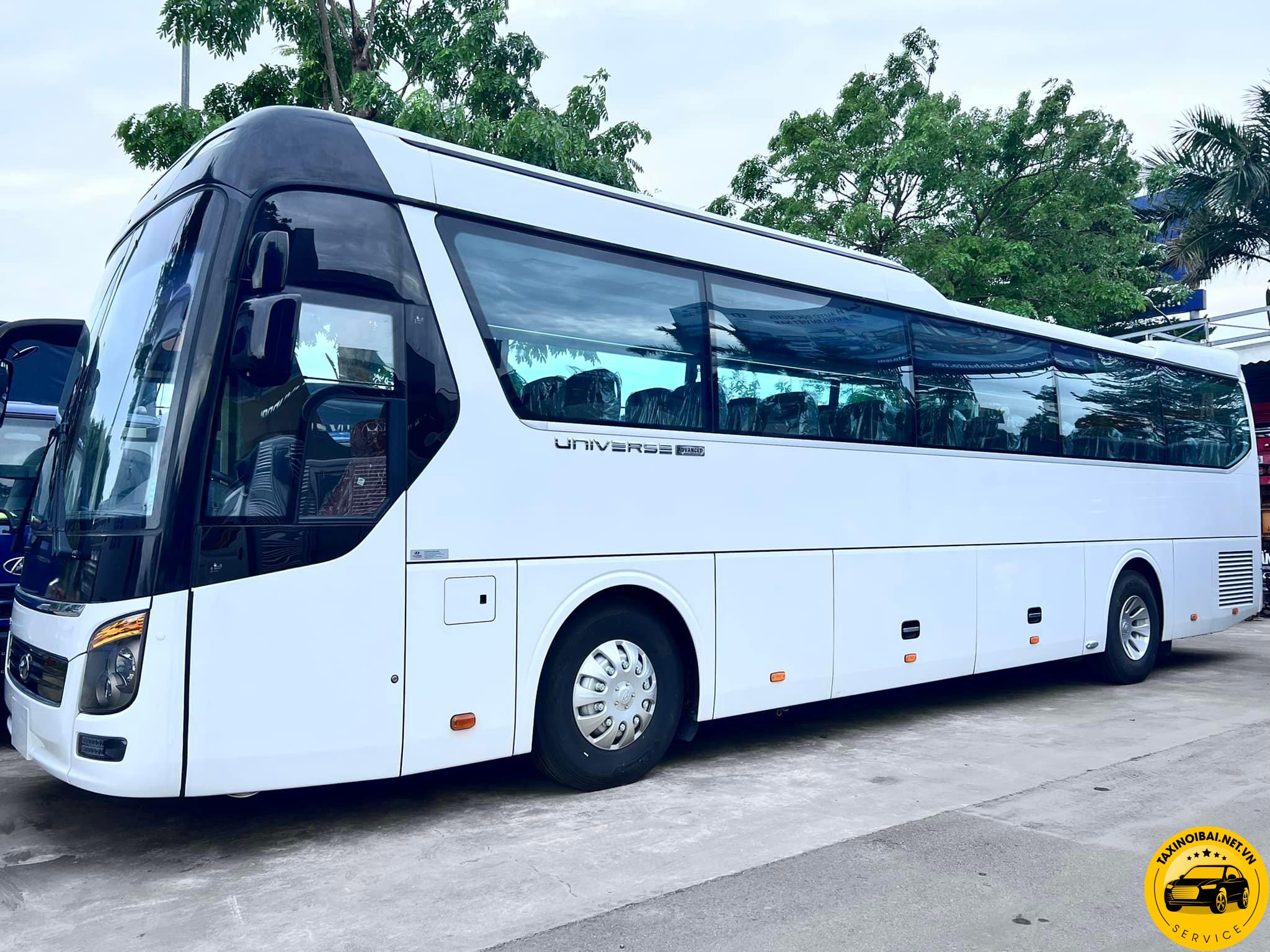 Thue xe 45 cho Hyundai Universe 01