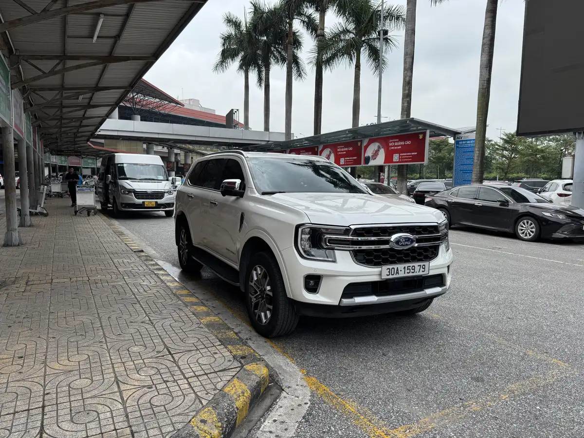 Xe 7 cho Ford Everest